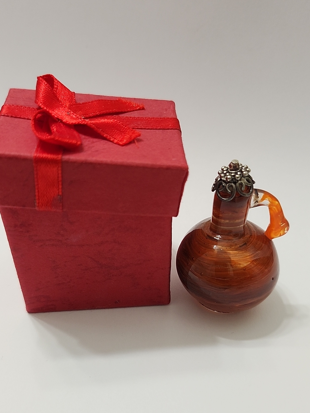 Hand-Blown Red Glass Miniature Perfume Bottle with Decorative Stopper - Amber